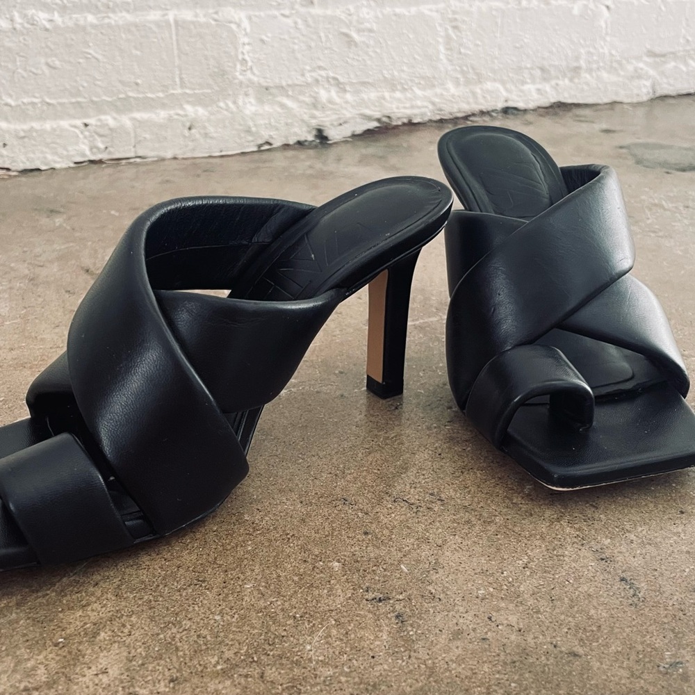 Zara Black Mules Sleek Leather Clogs